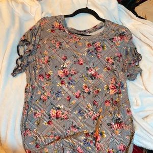 Women’s time and True top large